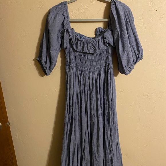 Puffed Sleeve Smocked MIDI dress - Picture 3 of 3